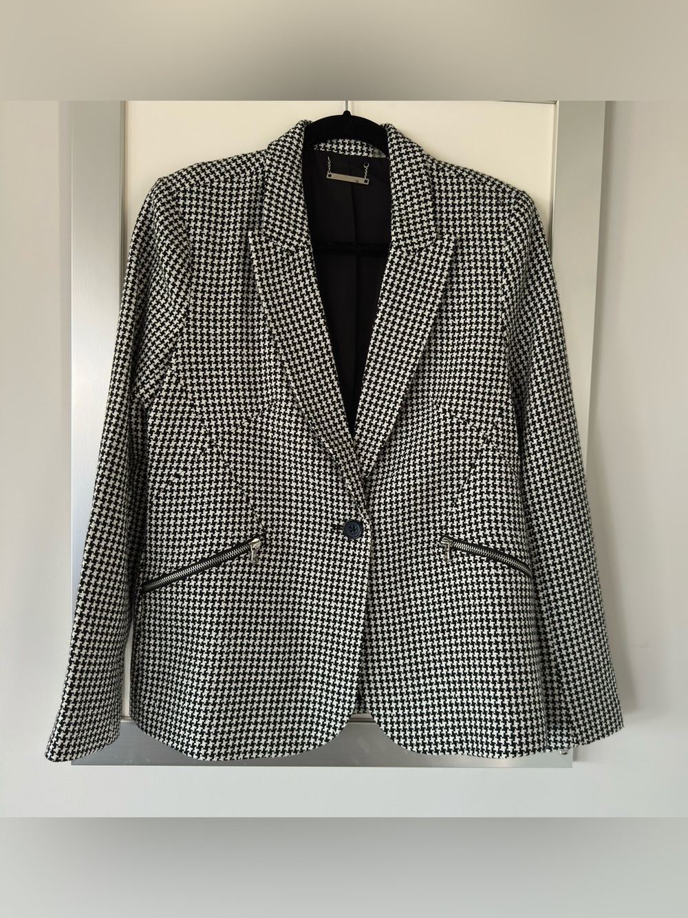 Black & White Houndstooth Blazer Size 6 Classic Office Career Chic Minimalist